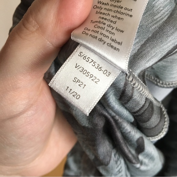 Athleta Salutation Stash Pocket II Print 7/8 Leggings Floral Medium - Picture 10 of 11